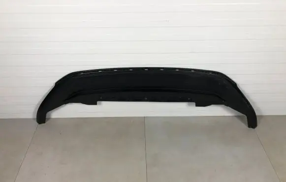 Front bumper lip