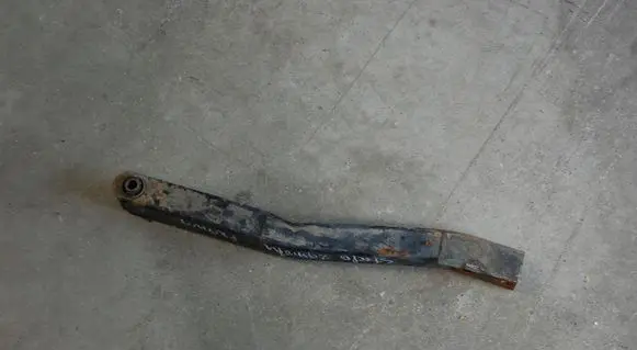 Ford C-MAX II Quarter panel pressure vent 