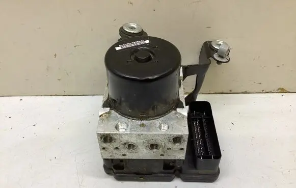 Volvo XC60 ABS Pump P31423348 31423348 27040834330345
