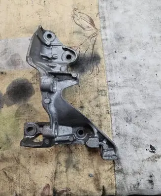 Renault Trafic III (X82) EGR valve cooler bracket 147174072R A6261410040