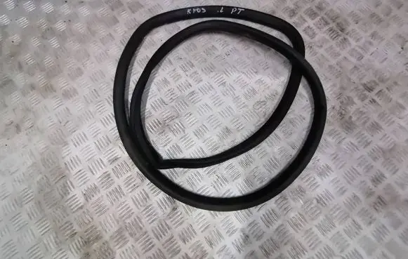 Opel Crossland X Front door rubber seal KH03