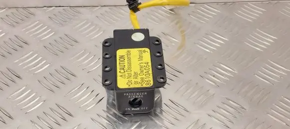 Mitsubishi Lancer X Passenger airbag on/off switch 8610A054