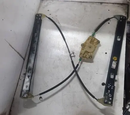 Audi Q7 4L Rear door manual window regulator 