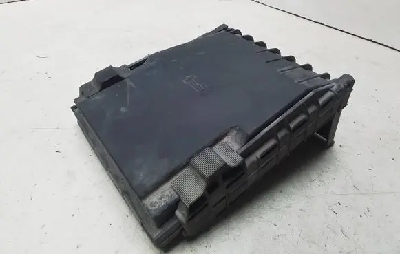 Skoda Octavia Mk2 (1Z) Fuse box cover 1K0937132F 014189871 017180061