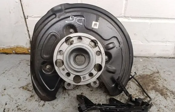 Mercedes-Benz GLC C254 Rear wheel hub A2140200
