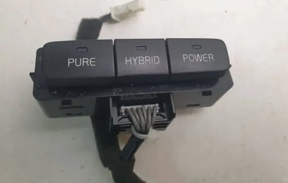 Volvo V60 Central console control unit 31343241 15W19K