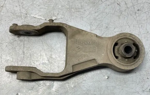 Opel Combo C Engine mount bracket 13117088