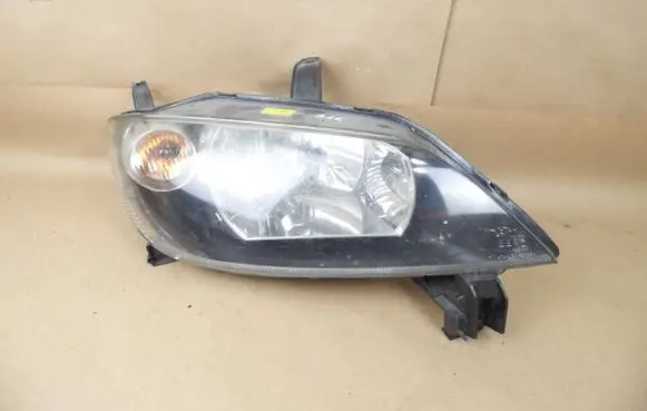 Mazda 2 Headlight/headlamp