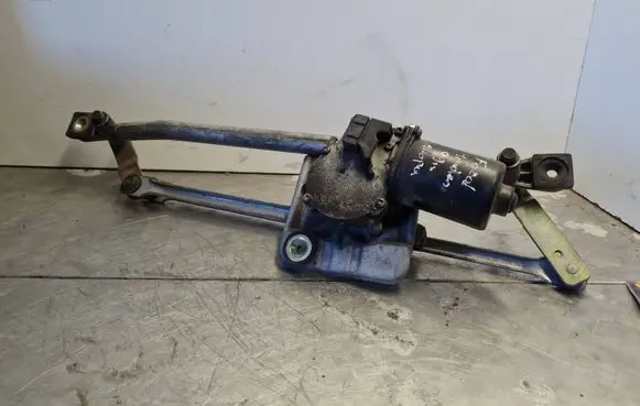 Front wiper linkage