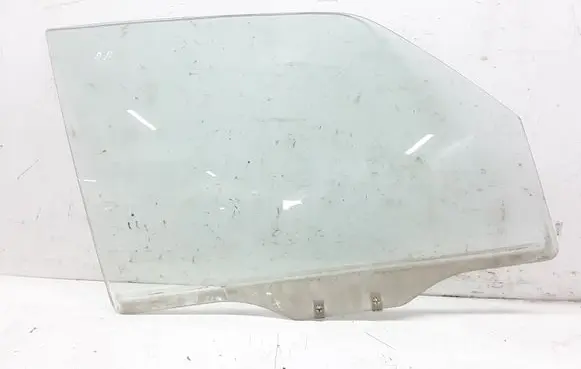Mitsubishi Pajero Front door window glass four-door