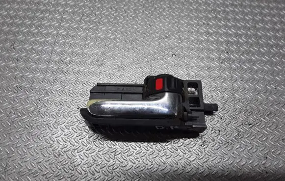 Toyota Corolla Verso E121 Front door interior handle