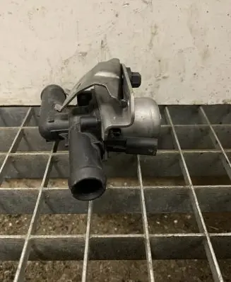 BMW 2 F22 F23 Coolant heater control valve 9254742 64119254742