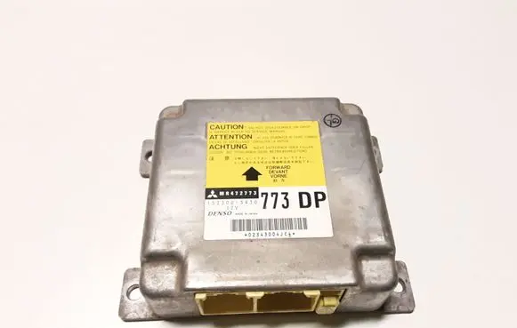 Mitsubishi Pajero Airbag control unit/module MR472773 1523003430