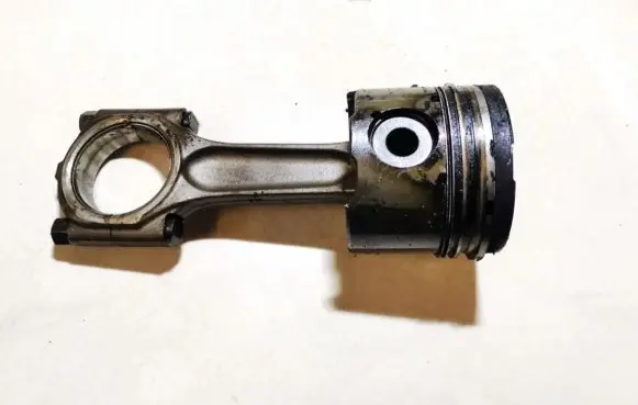 Citroen C5 Piston with connecting rod