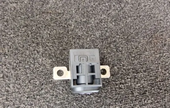 Audi A8 S8 D4 4H Battery relay fuse 4F0915519