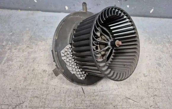 Volkswagen PASSAT B7 Heater fan/blower 3C1820015Q