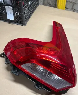 Volvo V40 Rear/tail lights 31283339 21220101 VQUVVY555