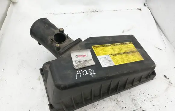 Toyota Avensis T220 Air filter box cover 2202027010 1001411130