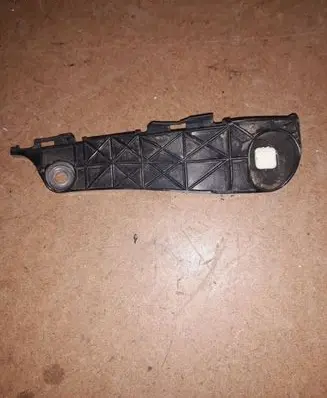 Front bumper mounting bracket