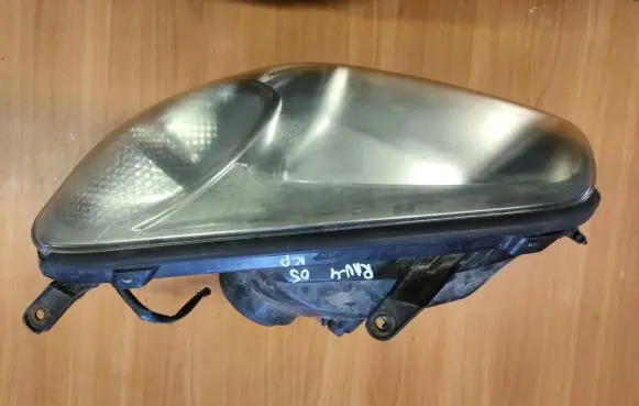 Toyota RAV 4 (XA20) Headlight/headlamp ICHIKOH4230