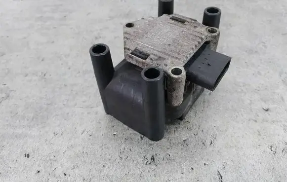Seat Toledo II (1M) High voltage ignition coil 032905106B