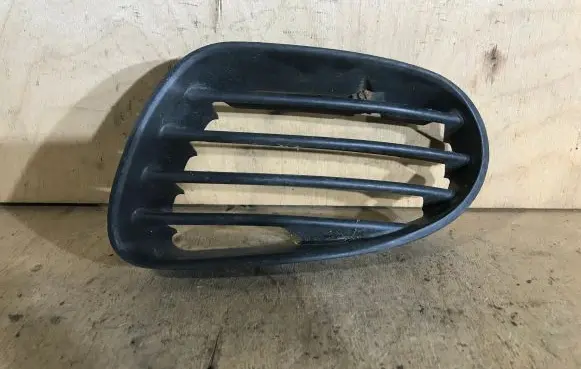Mitsubishi Carisma Front bumper lower grill MR153415 MR153545