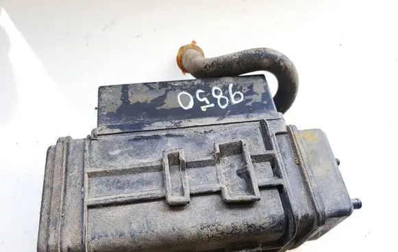 Active carbon filter fuel vapour canister