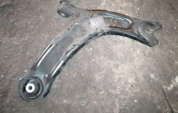 Volkswagen Touran III Front lower control arm/wishbone 3Q0407154B