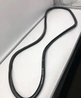 Audi A5 Front door rubber seal 8b3831721