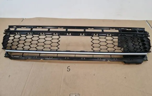 Volkswagen Golf VII Front bumper lower grill 5G0853677K