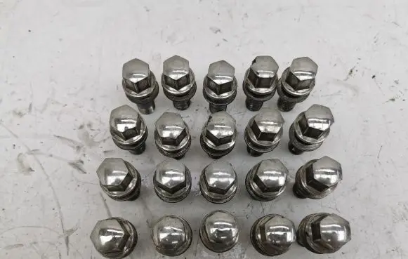 Maserati Ghibli Nuts/bolts 