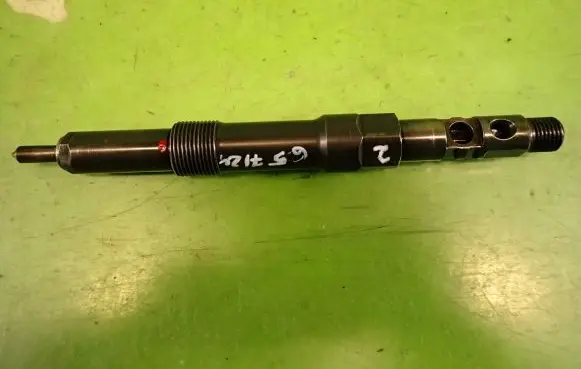 Jaguar X-Type Fuel injector