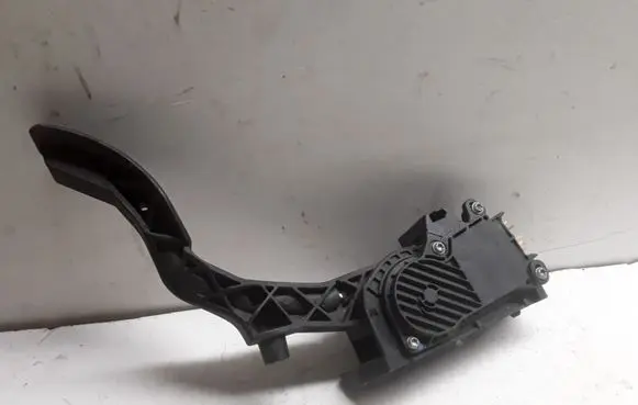 Seat Ibiza III (6L) Accelerator throttle pedal 0280755067 982305935 6Q2721503E