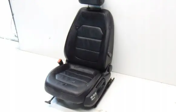 Volkswagen PASSAT B7 Front driver seat 