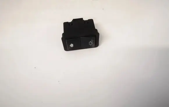 BMW 5 E39 Electric window control switch 8368974