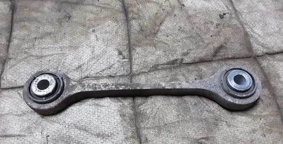 Volkswagen Touareg I Front control arm