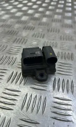 Mercedes-Benz E W212 Glow plug pre-heat relay A6519000900