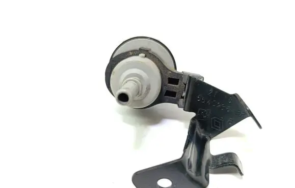 Renault Captur Vacuum valve 8200584324