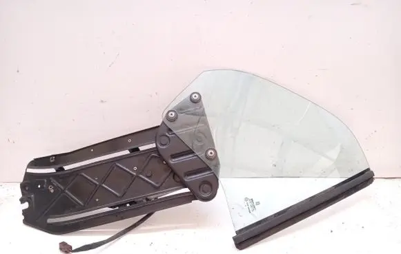 Peugeot 306 Rear door window glass 43R-000588