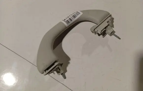 Volkswagen Golf V Rear interior roof grab handle