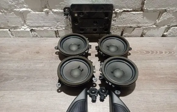 Volvo S80 Audio system kit 25307703 31350323 P31350323