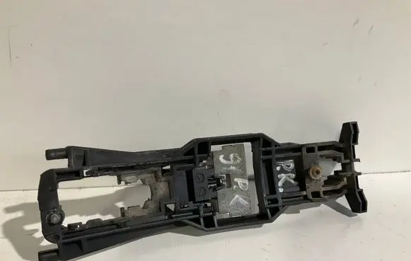 Front door exterior handle/bracket