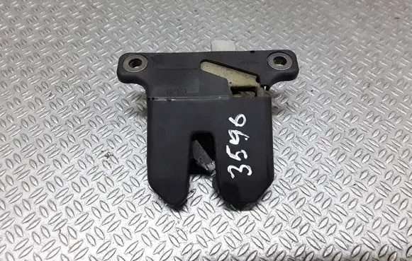 Audi A6 S6 C5 4B Tailgate/trunk/boot lock/catch/latch 8D5827505D