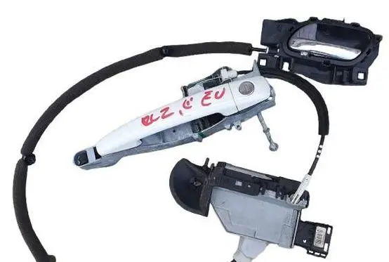 Peugeot RCZ Front door lock psa184079