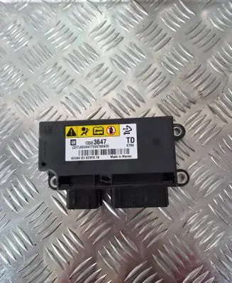 Opel Insignia A Airbag control unit/module 13503647