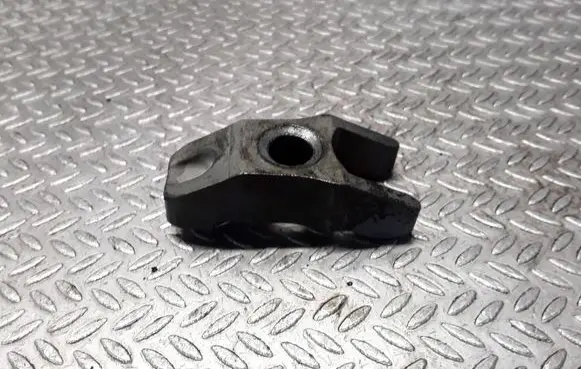 Volkswagen PASSAT B5 Fuel Injector clamp holder