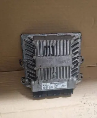 Ford Focus C-MAX Engine control unit/module 8M5112A650AMC SID803AM 5WS40735CT