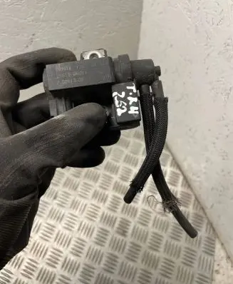 Toyota RAV 4 (XA30) Turbo solenoid valve 258190R011 70051308 06T313