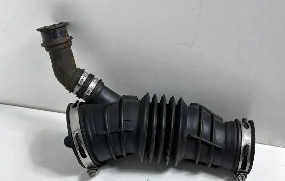 Ford Mondeo MK V Turbo air intake inlet pipe/hose DS739C662ME DS739R504