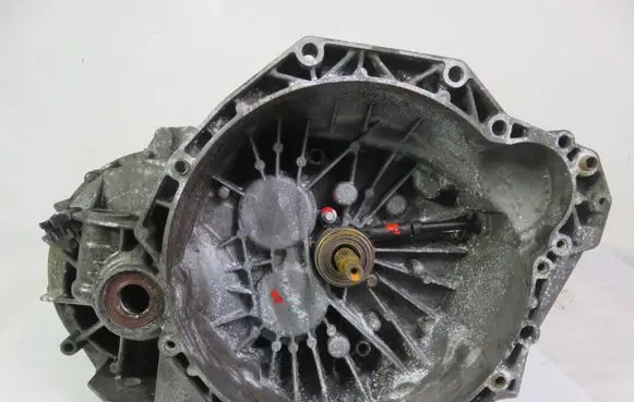 Renault Master II Manual 6 speed gearbox PF6006